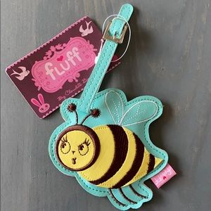 Fluff bee 🐝 brand new luggage tag!♥️
